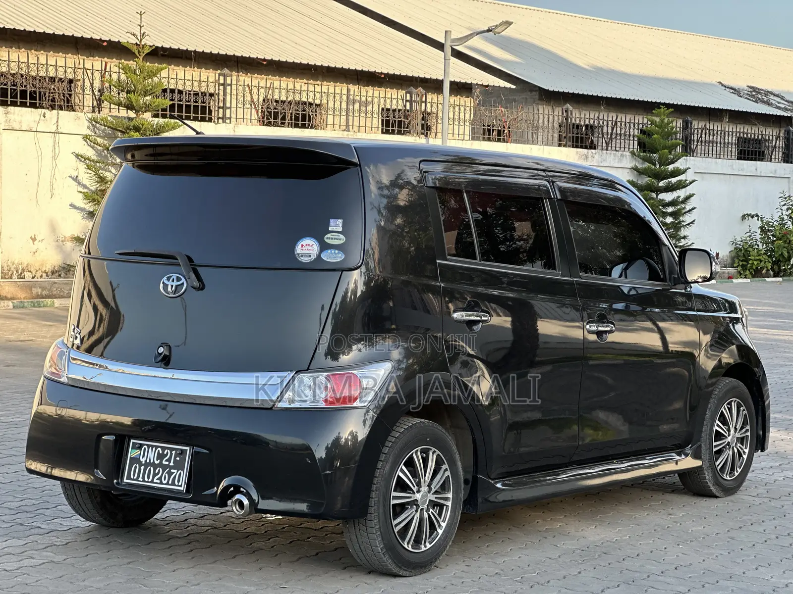 Toyota bB 2011 Black