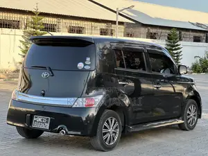 Toyota bB 2011 Black