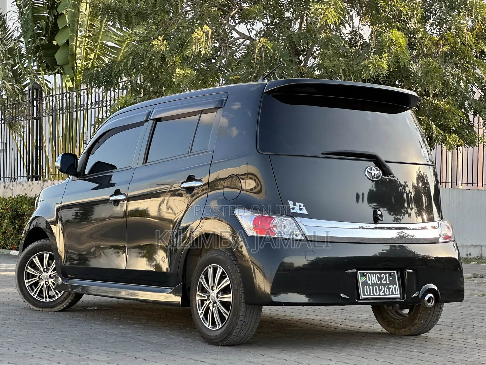 Toyota bB 2011 Black