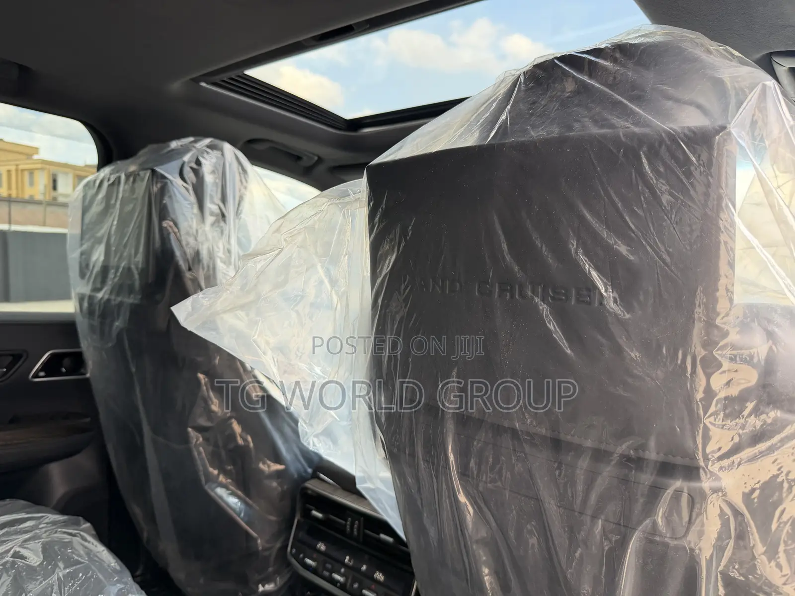 Toyota Land Cruiser LC300 2024 White