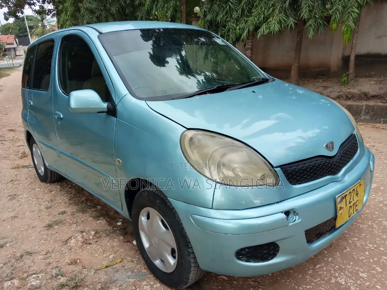 Toyota Fun Cargo 2004 Blue