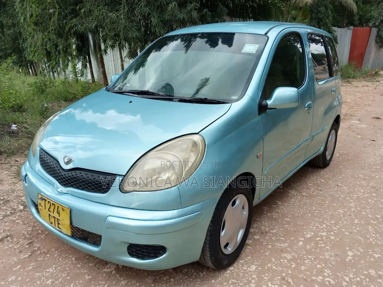 Toyota Fun Cargo 2004 Blue