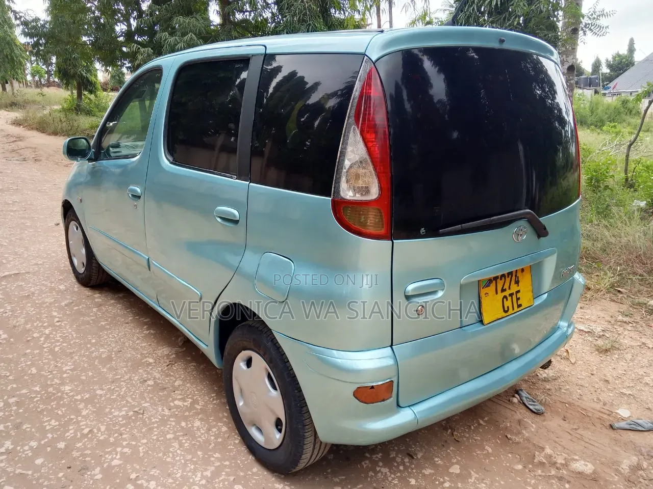 Toyota Fun Cargo 2004 Blue