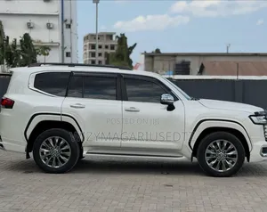 New Toyota Land Cruiser 2024 White