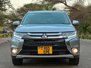 Mitsubishi Outlander 2015 Silver