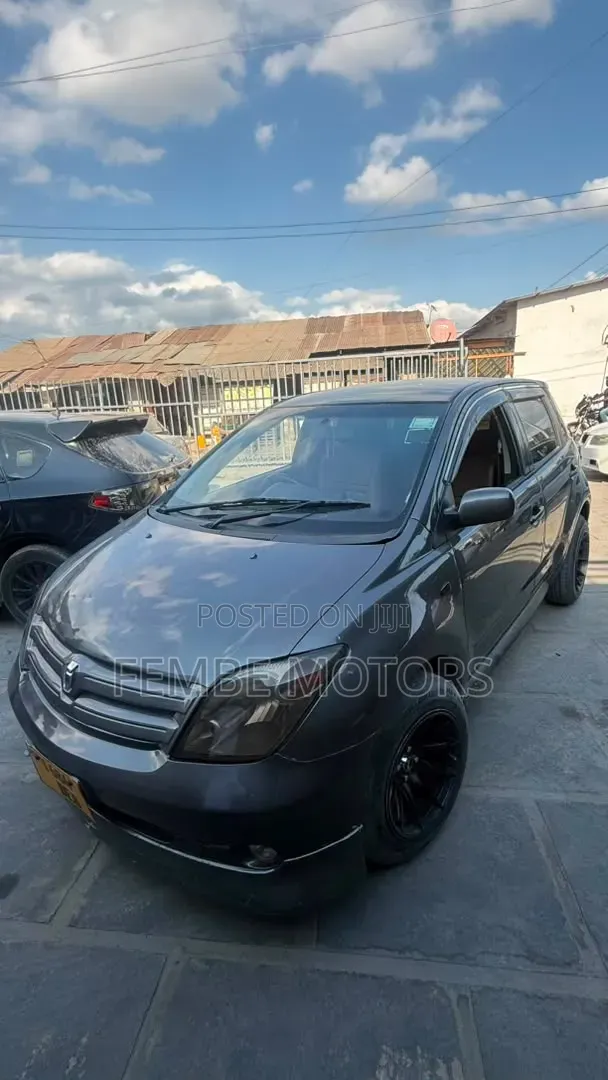 Toyota IST 2005 Gray