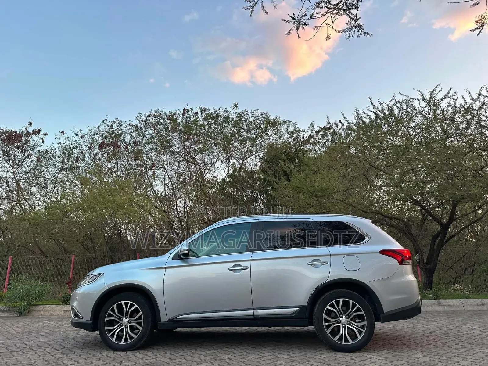 Mitsubishi Outlander 2015 Silver