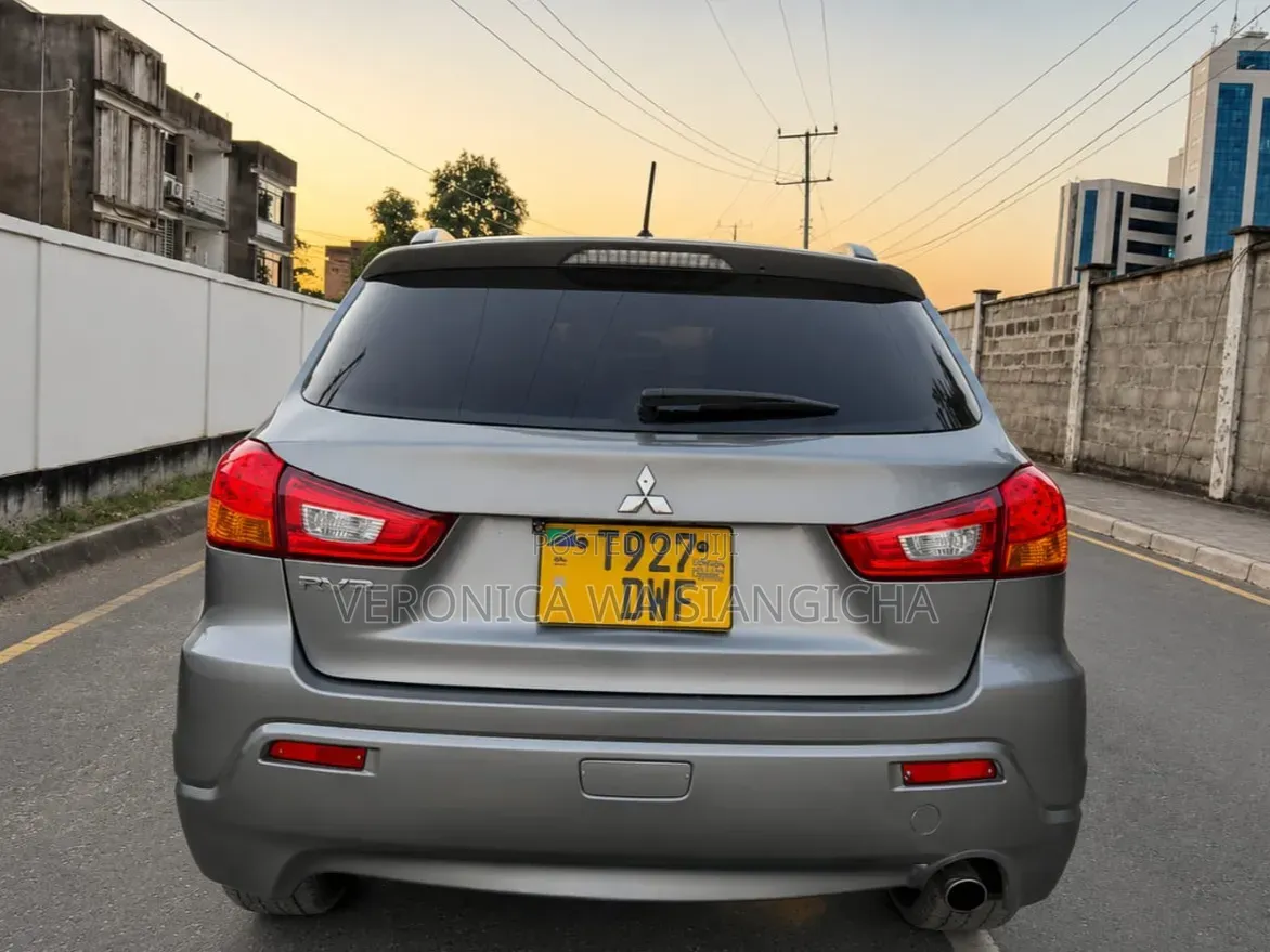 Mitsubishi RVR 2.0 2012 Gray