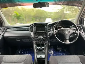 Toyota Kluger 2003