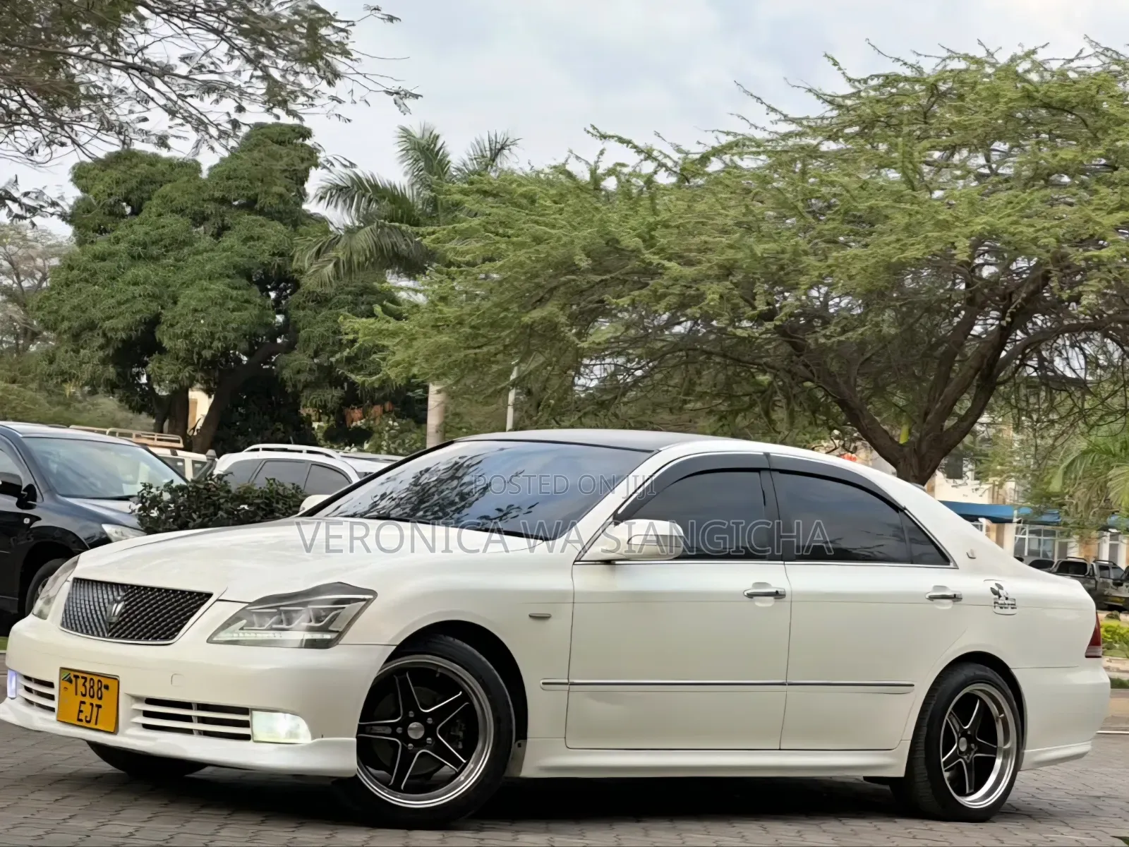 Toyota Crown 2004 White