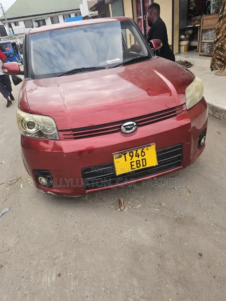 Toyota Corolla Rumion 2010 Red