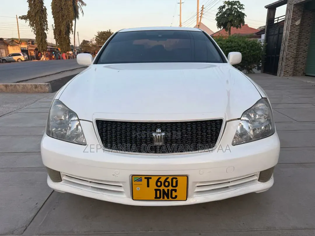Toyota Crown 2004 White