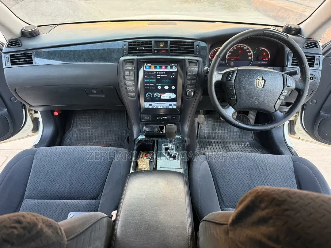 Toyota Crown 2004 White