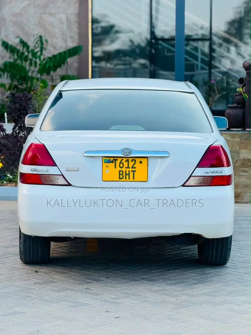 Toyota Mark II 2002 White