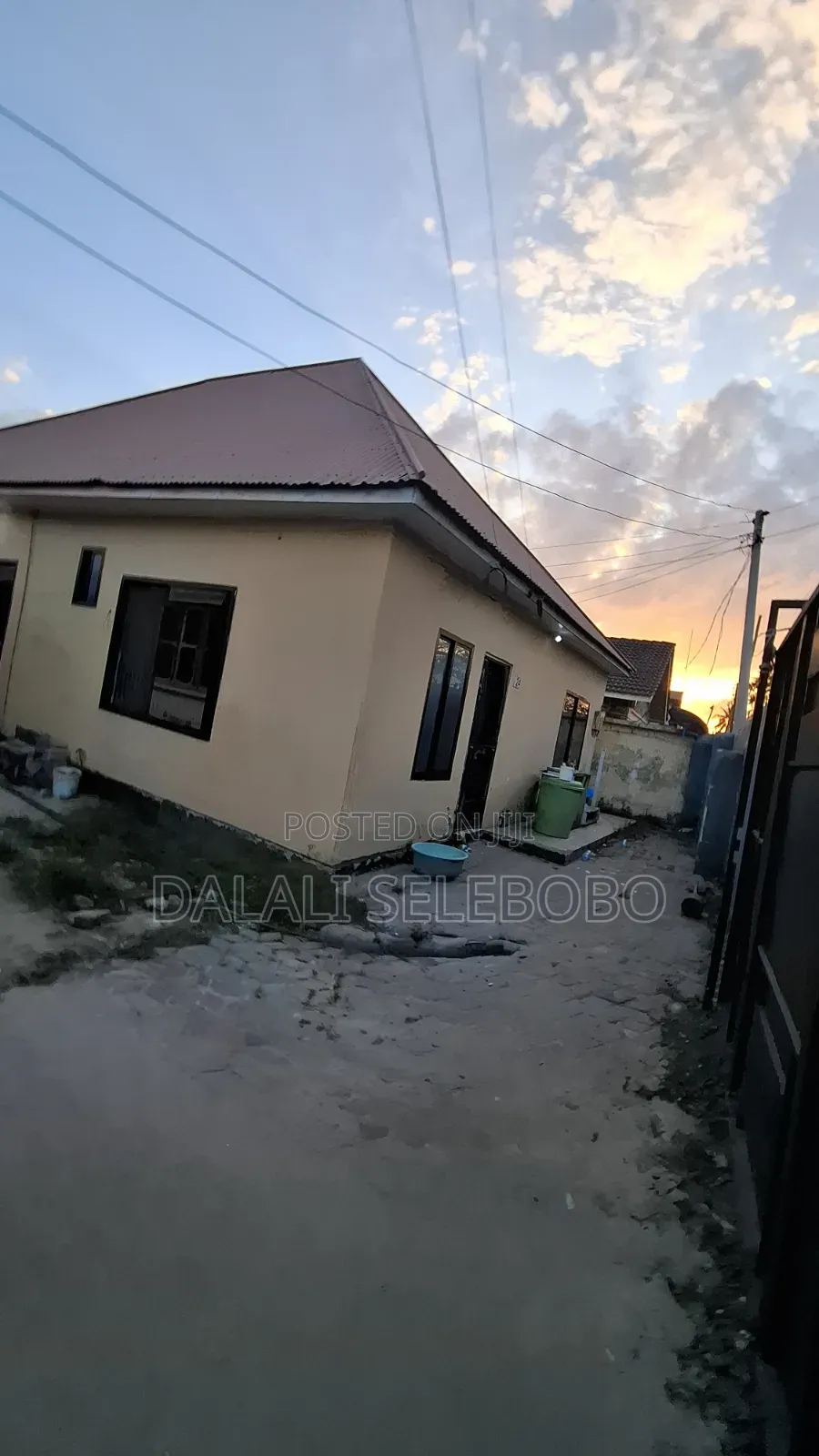 5bdrm Bungalow in Sinza Madukani for sale