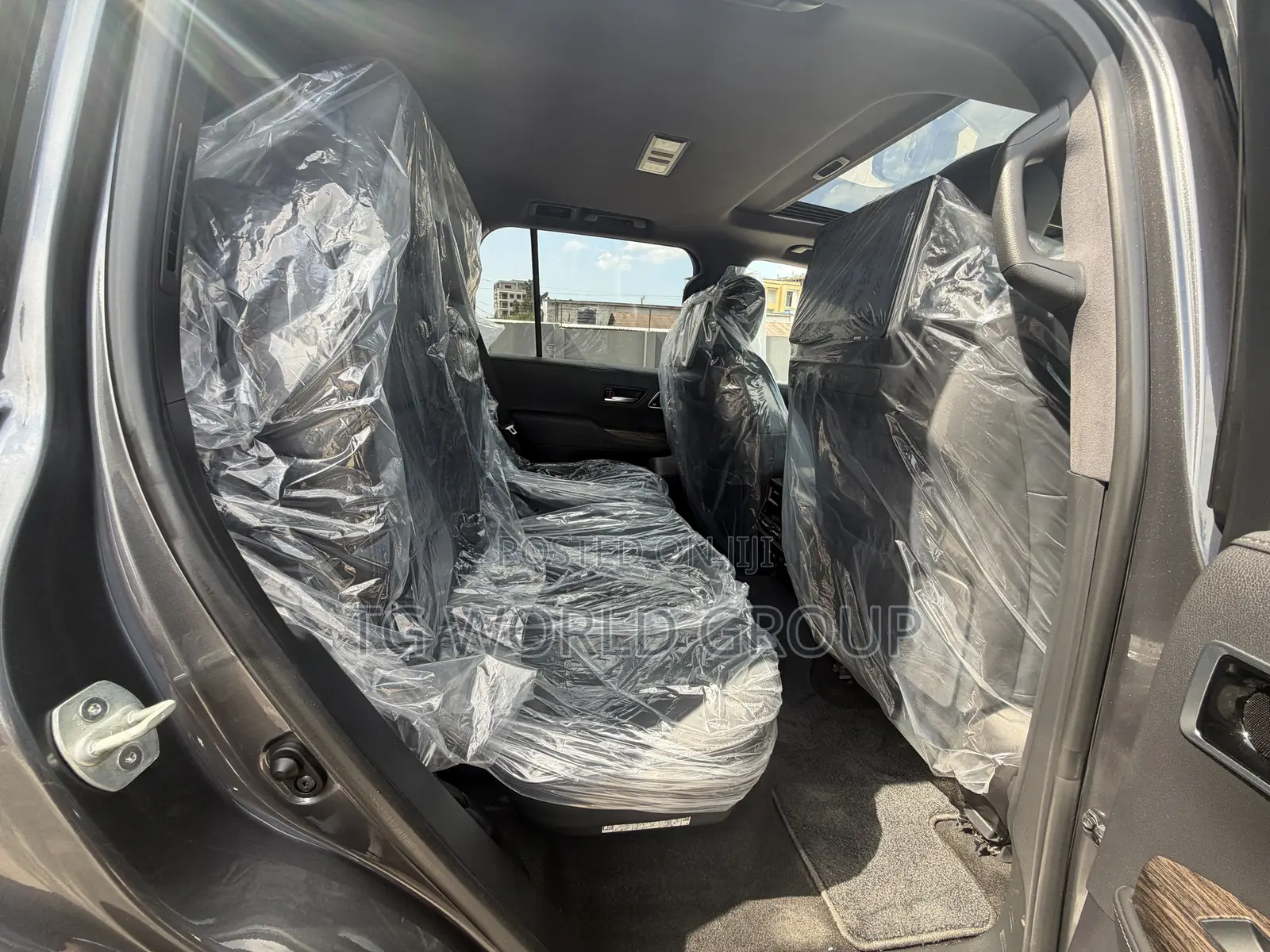 Toyota Land Cruiser LC300 2024 Gray