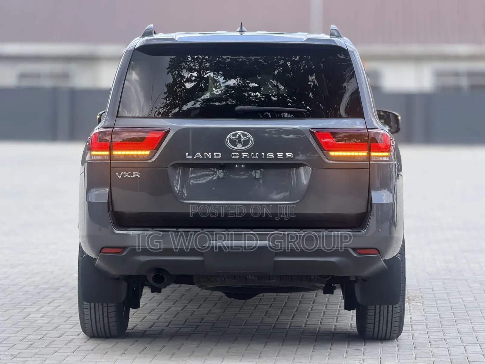 Toyota Land Cruiser LC300 2024 Gray