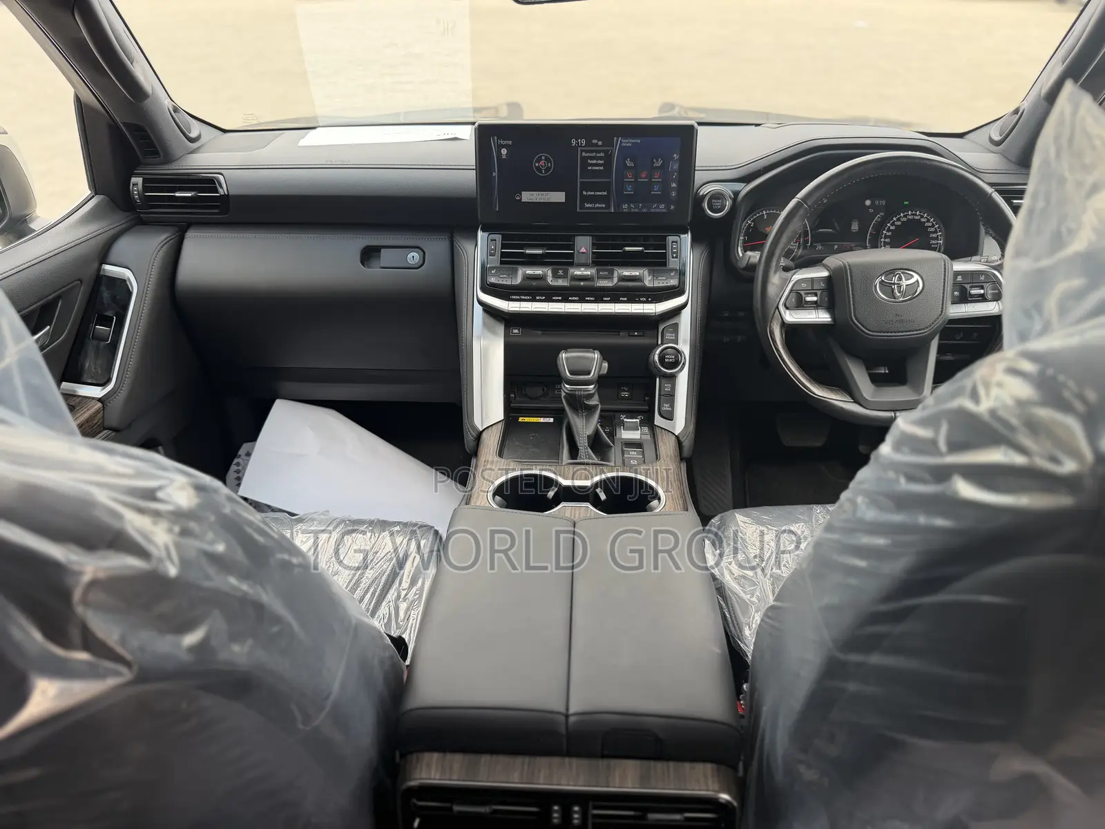 Toyota Land Cruiser LC300 2024 Gray