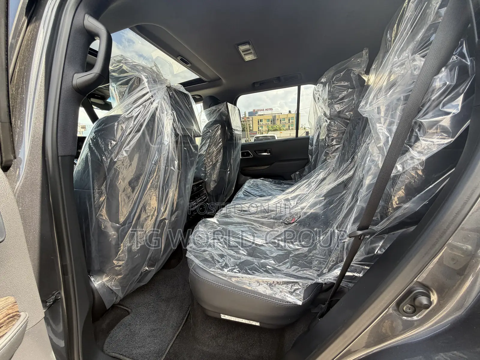 Toyota Land Cruiser LC300 2024 Gray