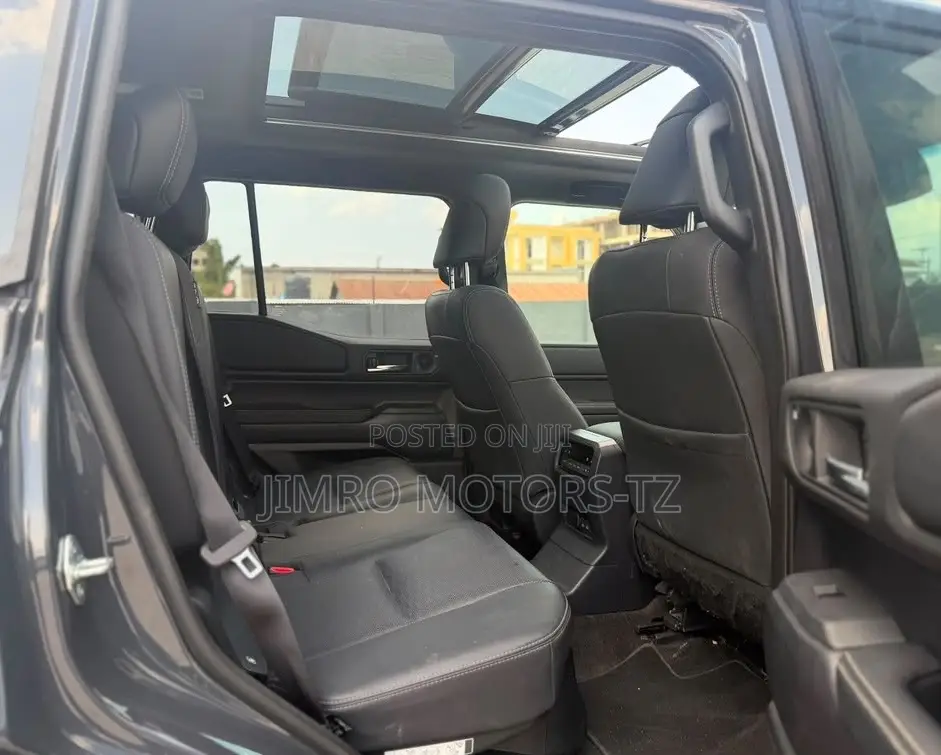 Toyota Land Cruiser Prado 2024 White