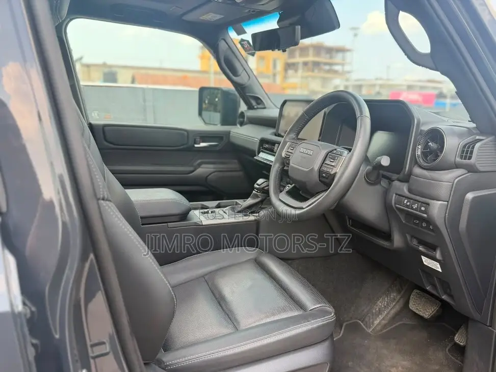 Toyota Land Cruiser Prado 2024 White