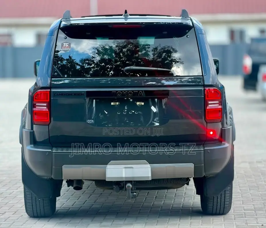 Toyota Land Cruiser Prado 2024 White
