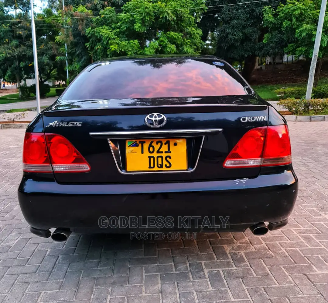 Toyota Crown 2006 Blue