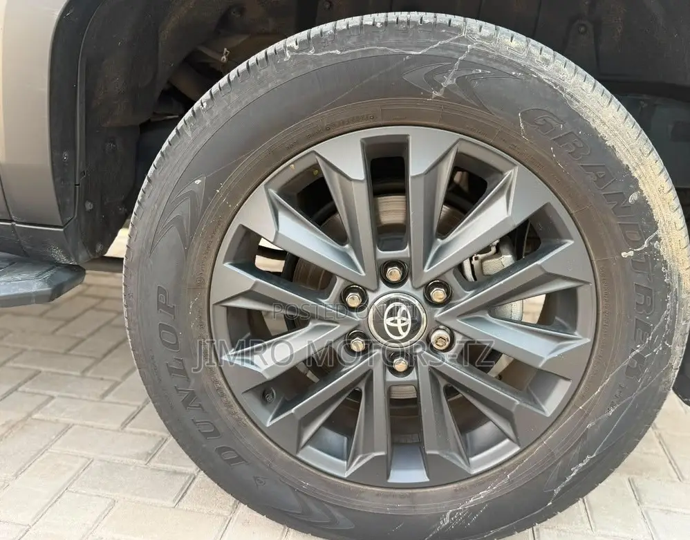 Toyota Land Cruiser Prado 2024 White