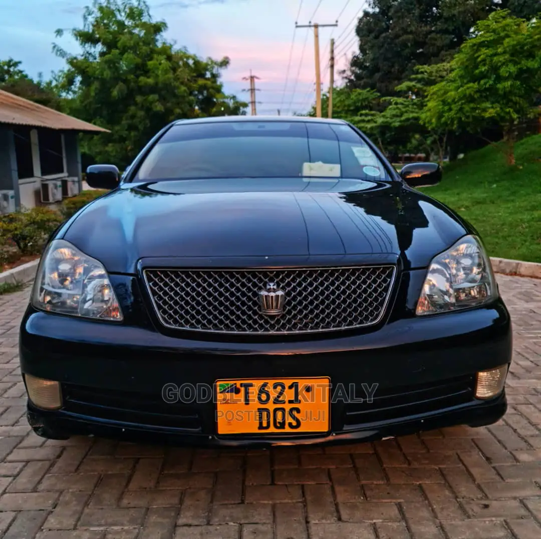 Toyota Crown 2006 Blue