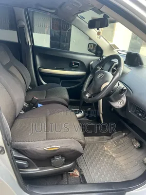 Toyota IST 2004 Silver