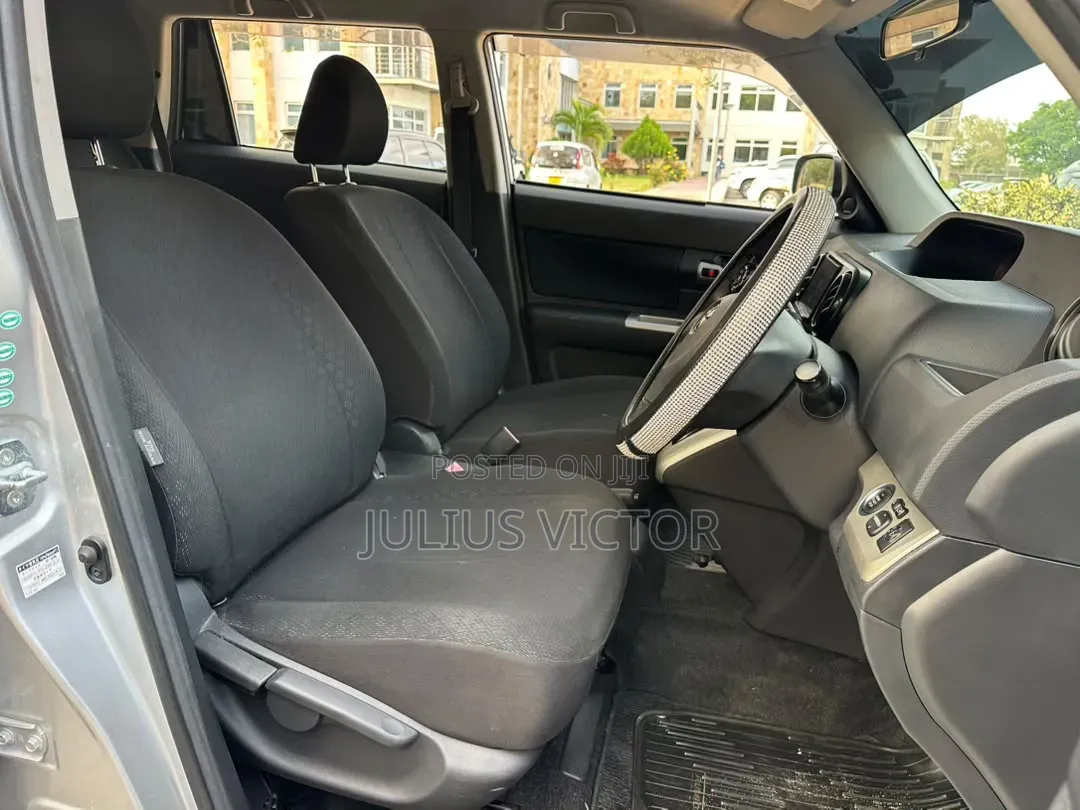 Toyota Corolla Rumion 2009 Silver