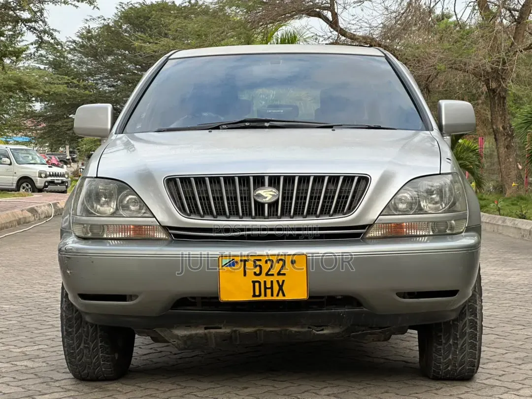 Toyota Harrier 2001 Silver