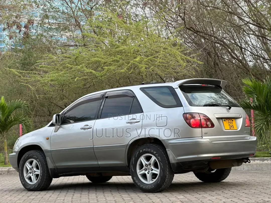 Toyota Harrier 2001 Silver