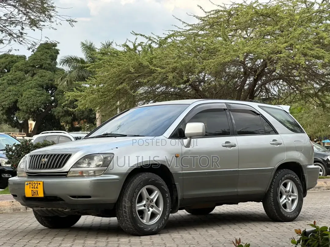 Toyota Harrier 2001 Silver