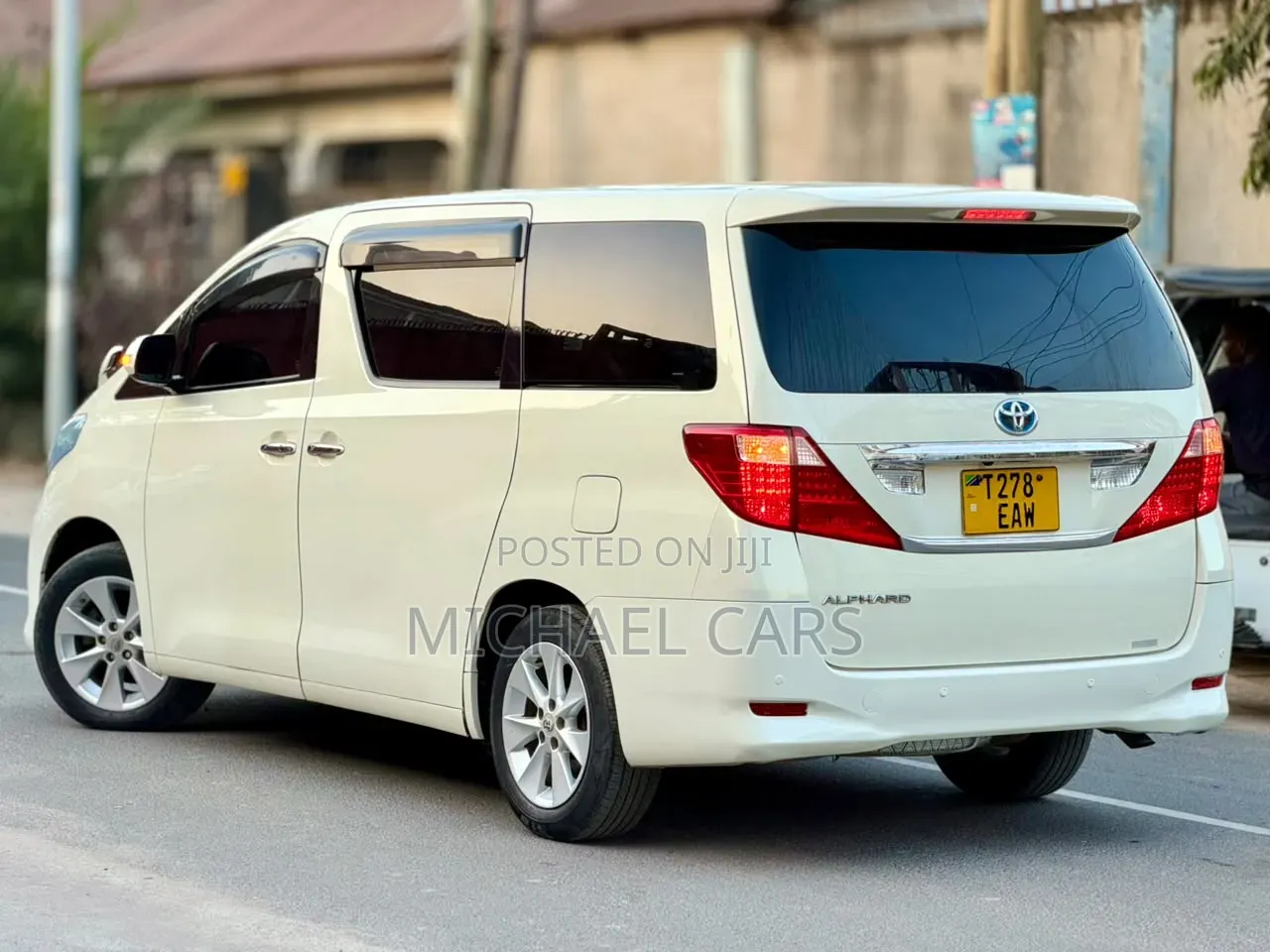 Toyota Alphard 2010 White