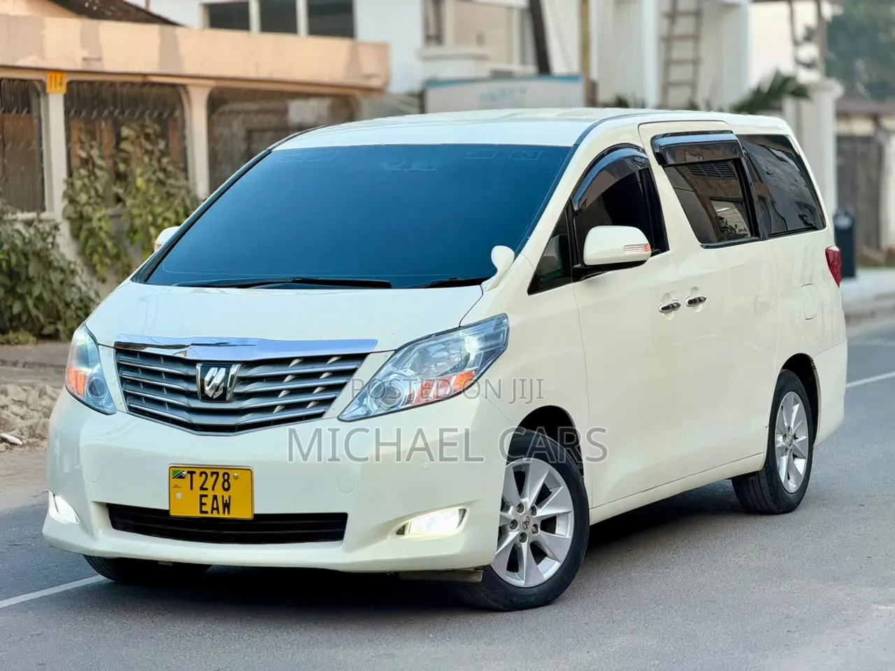 Toyota Alphard 2010 White