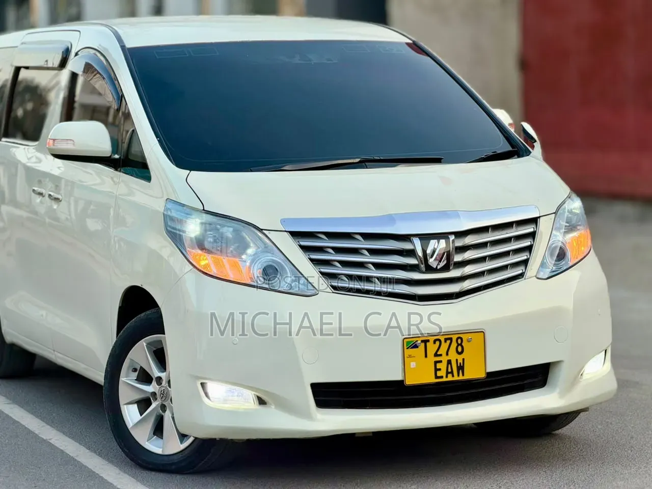 Toyota Alphard 2010 White