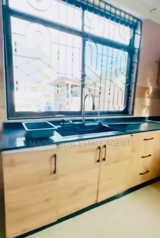 5bdrm House in Mbweni Jkt for rent