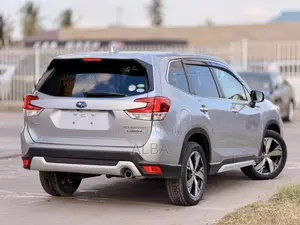 Subaru Forester Premium AWD 2020 Silver
