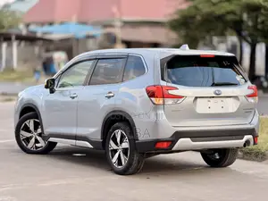 Subaru Forester Premium AWD 2020 Silver