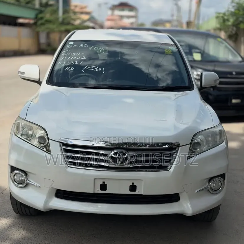 Toyota Vanguard 2011 Off white