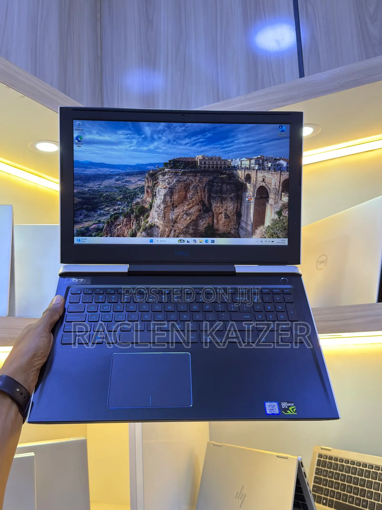 New Laptop Dell G7 15 7588 16GB Nvidia HDD+SSD 128GB