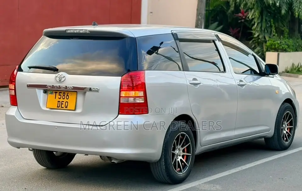 Toyota Wish 2004 Silver