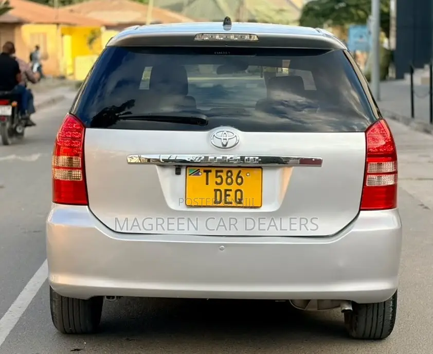 Toyota Wish 2004 Silver