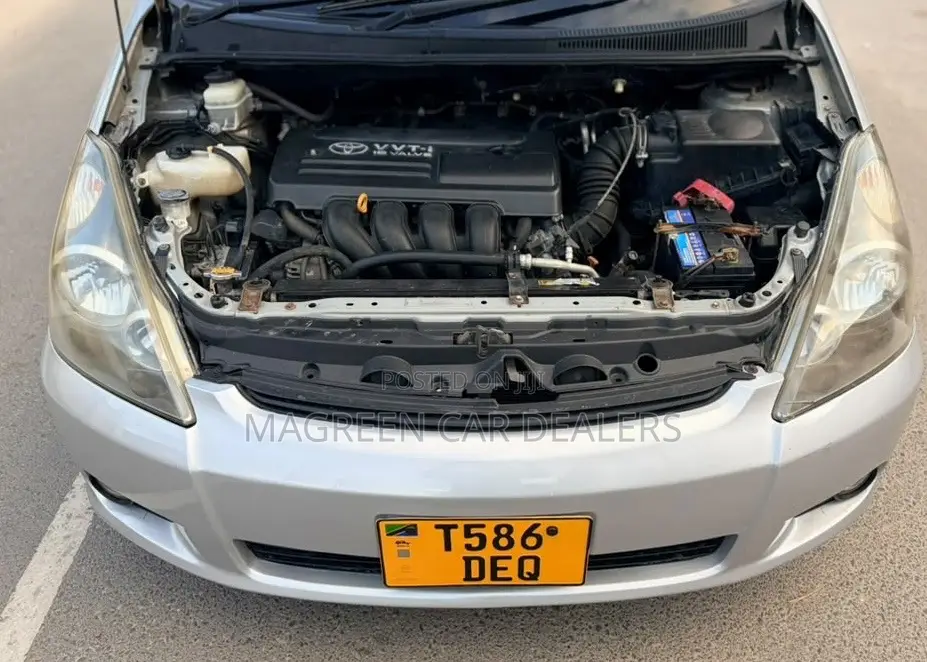 Toyota Wish 2004 Silver