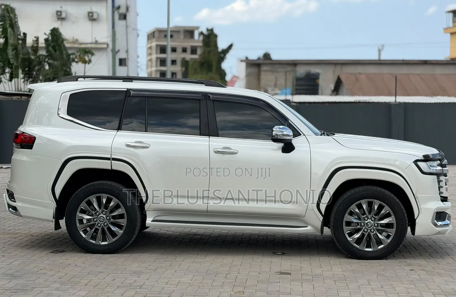Toyota Land Cruiser 2023 White