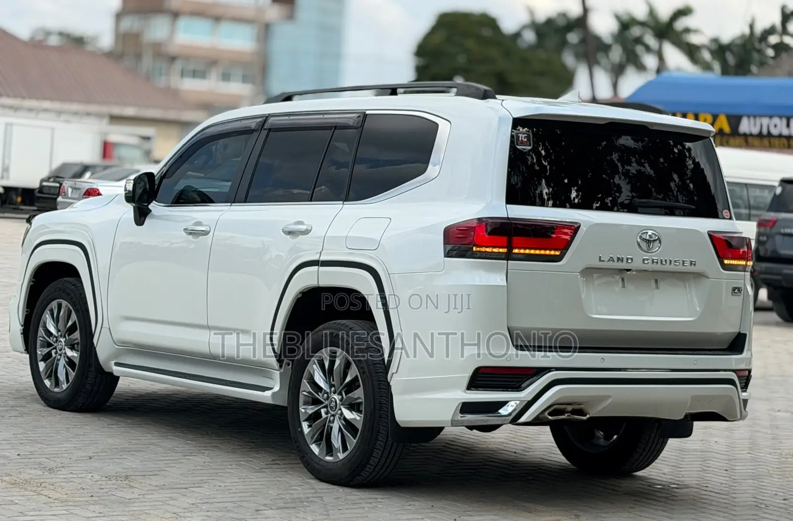 Toyota Land Cruiser 2023 White
