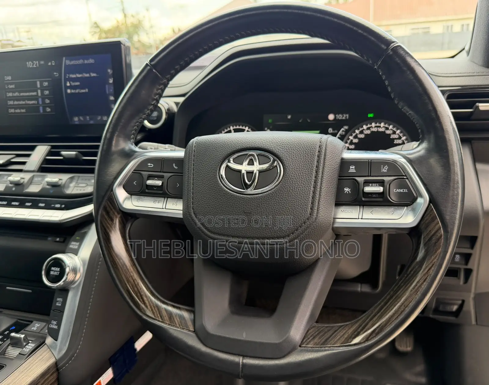 Toyota Land Cruiser 2023 White
