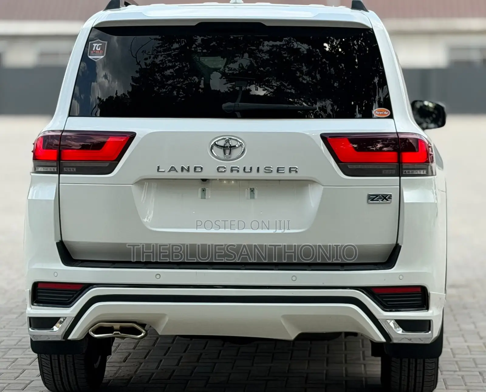 Toyota Land Cruiser 2023 White