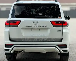 Toyota Land Cruiser 2023 White